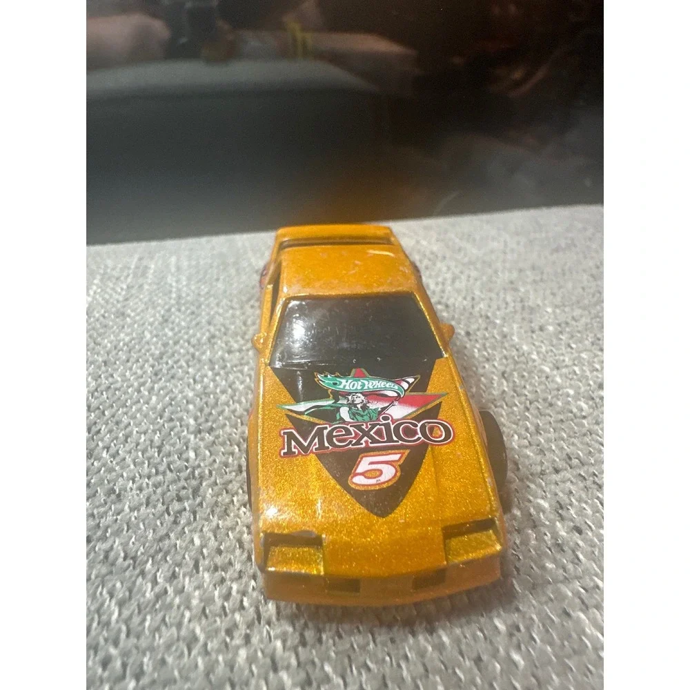 Hot‎ Wheels 1988 Camaro z28 Mexico 5 Gold Diecast Toy Car
